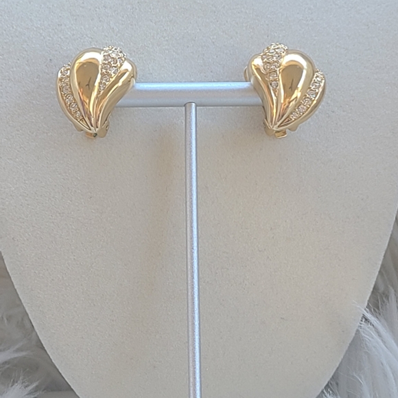 Vintage Christian Dior Gold-tone Clip-on Earrings- Excellent Condition - Picture 3 of 9